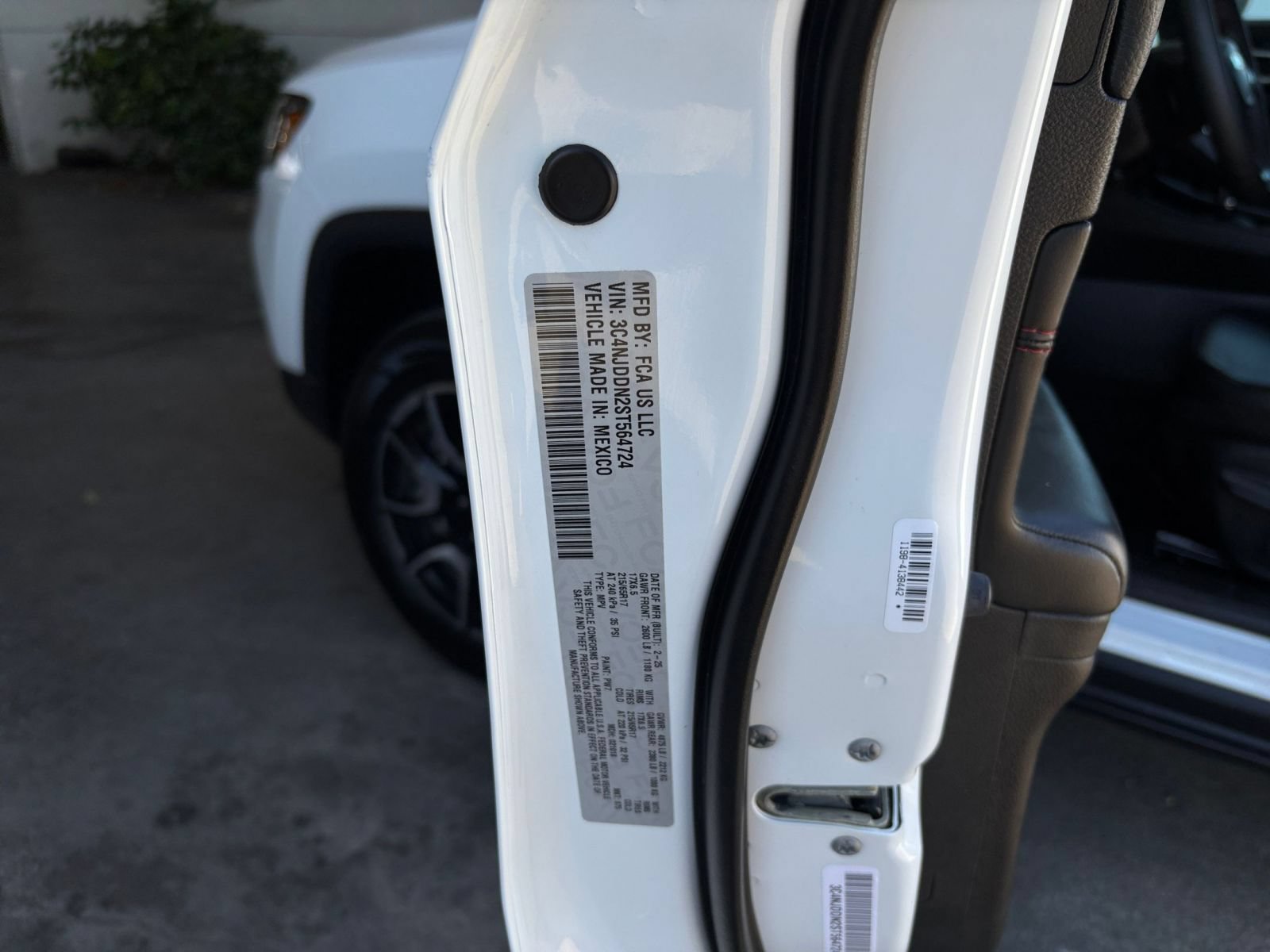 Used 2025 Jeep Compass Trailhawk AWD/4WD image 28