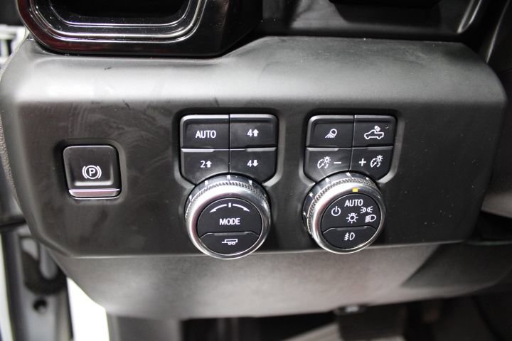 Used 2024 GMC Sierra 1500 AT4 w/ Technology Package image 42
