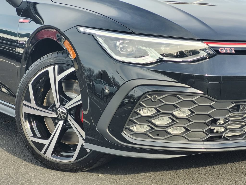 New 2024 Volkswagen GTI SE FWD image 3