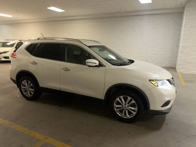 Used 2016 Nissan Rogue SV w/ SV Premium Package AWD/4WD image 10