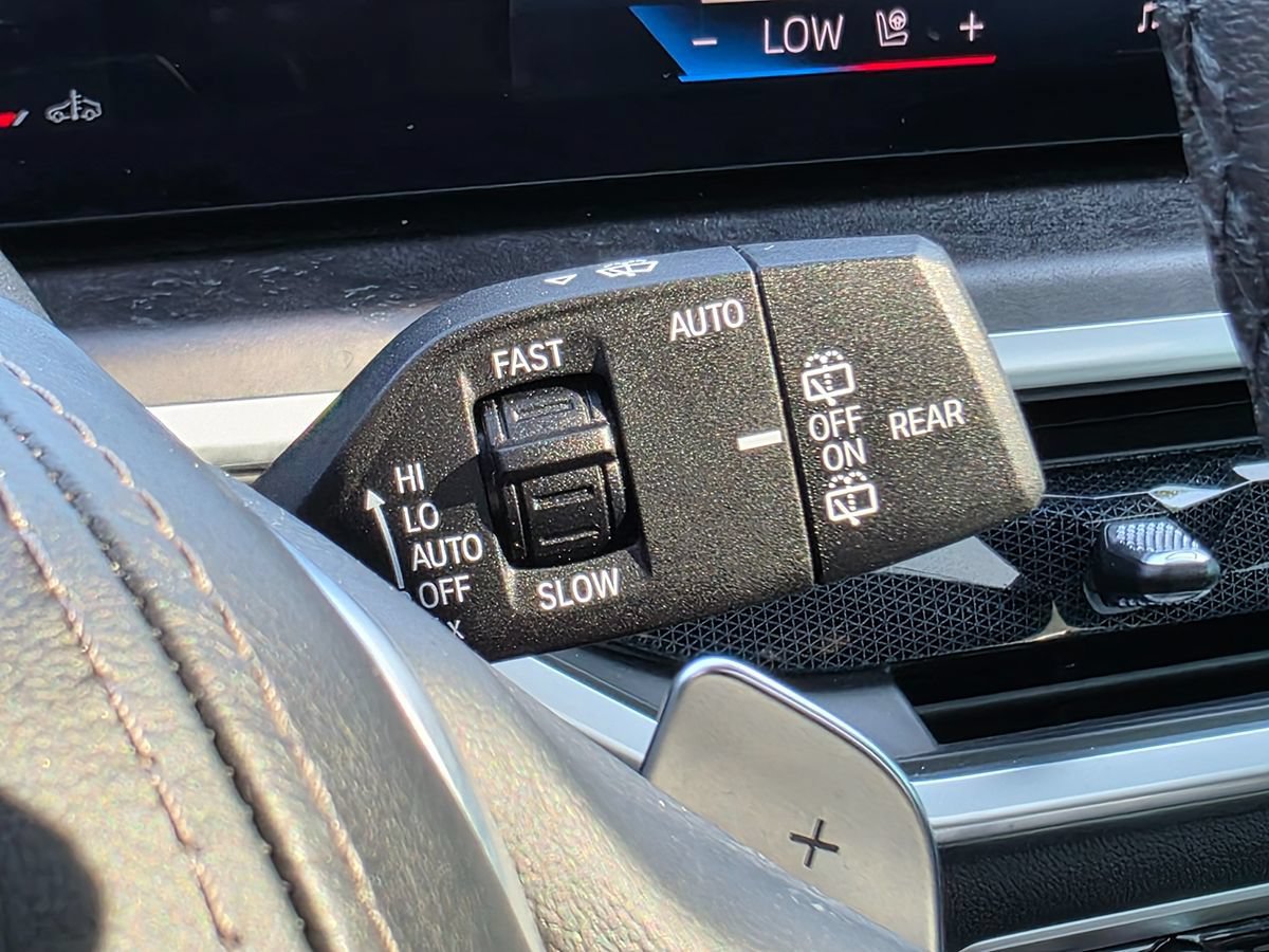 Used 2024 BMW X5 xDrive40i w/ Parking Assistance Package AWD/4WD image 42