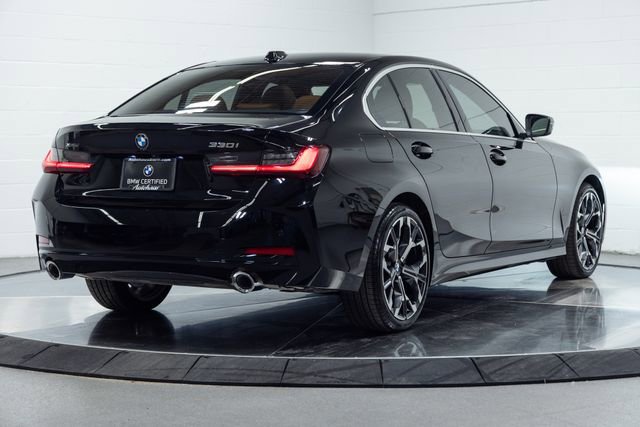 Certified 2025 BMW 330i xDrive Sedan w/ Premium Package AWD/4WD image 10