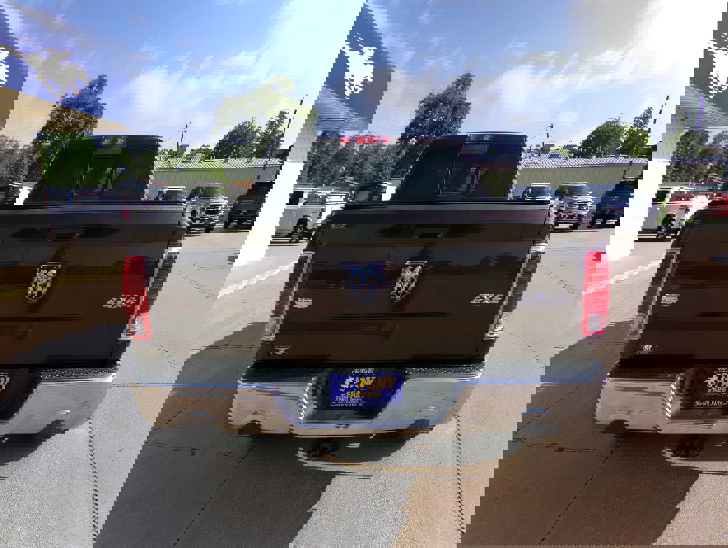 Used 2015 RAM 1500 Laramie w/ Convenience Group image 4