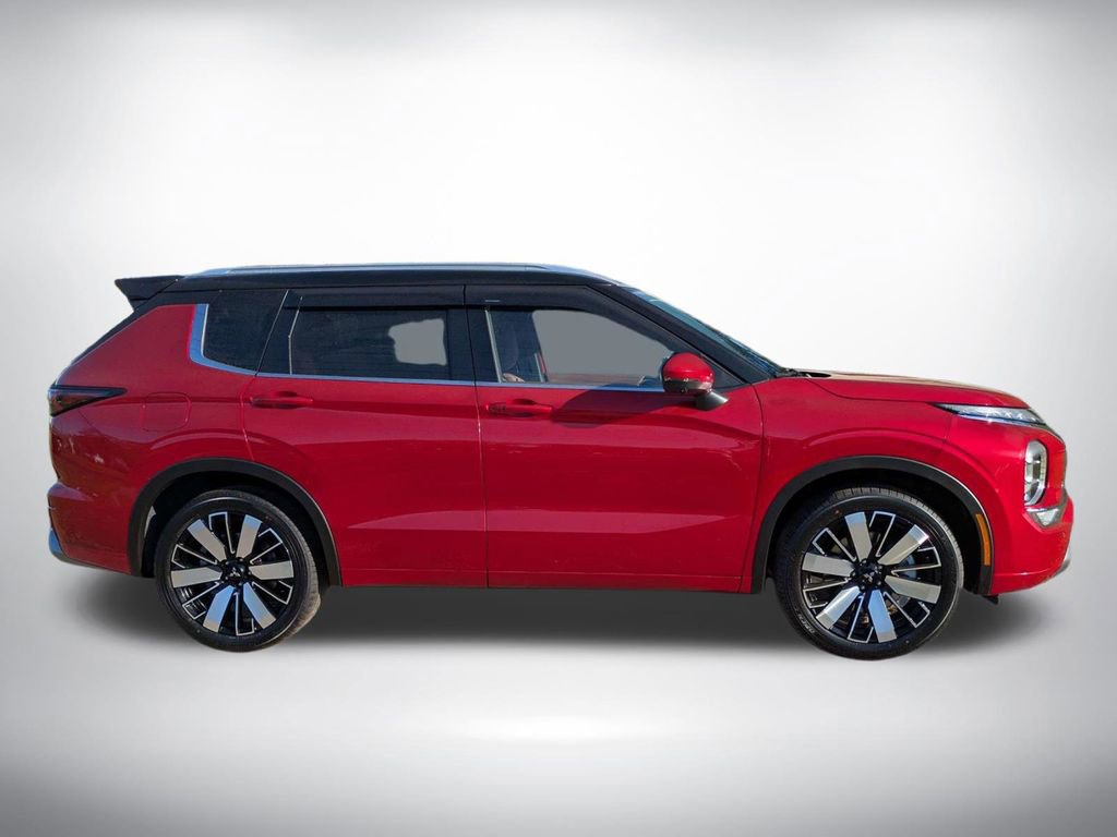 New 2026 Mitsubishi Outlander SEL image 3