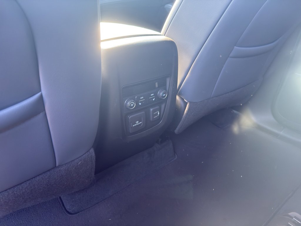 Used 2021 Buick Enclave Premium w/ Sun and Sites Package image 9