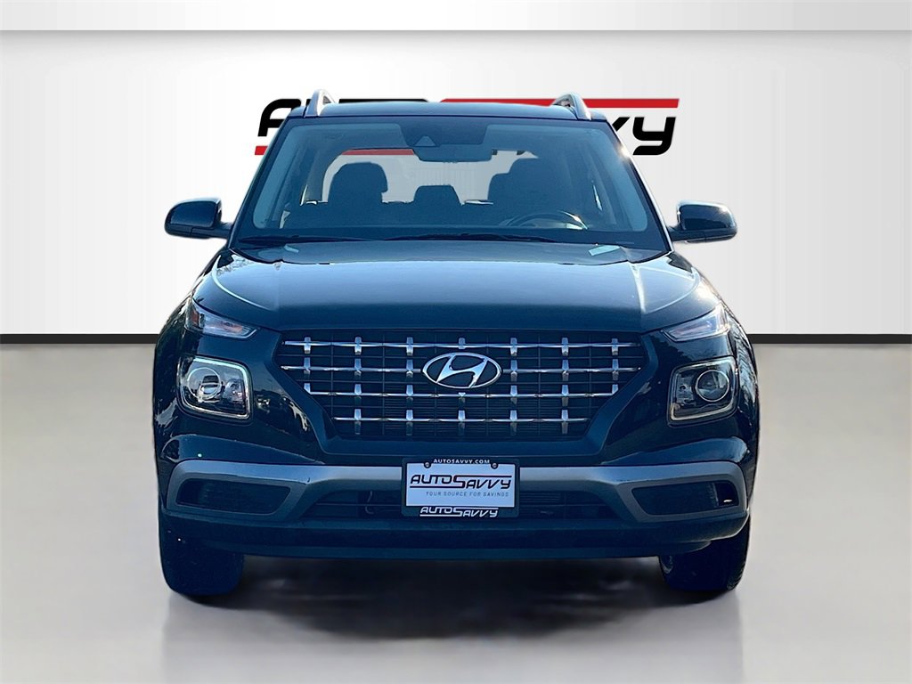 Used 2022 Hyundai Venue SEL w/ Cargo Package image 2