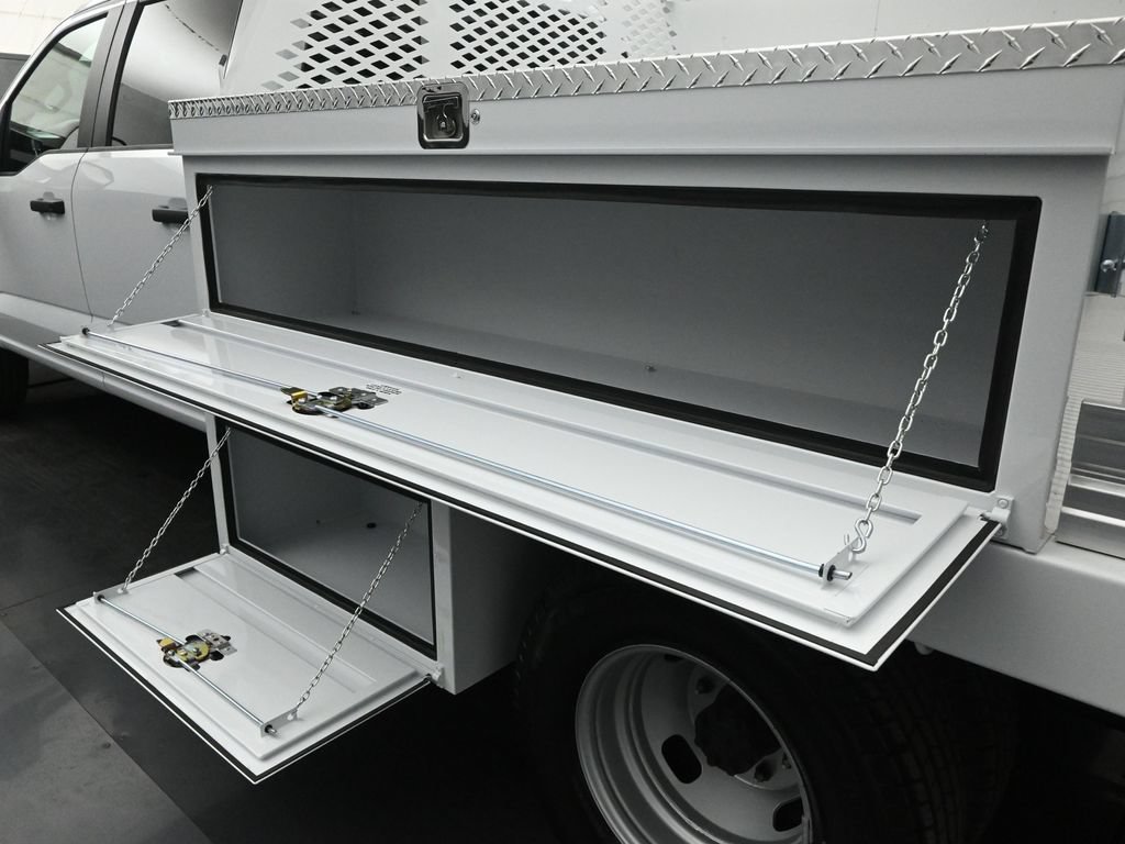 New 2026 Ford F350 XL w/ XL Chrome Package RWD image 18