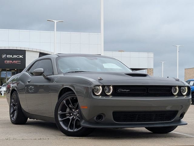 Used 2023 Dodge Challenger R/T w/ T/A Package image 2