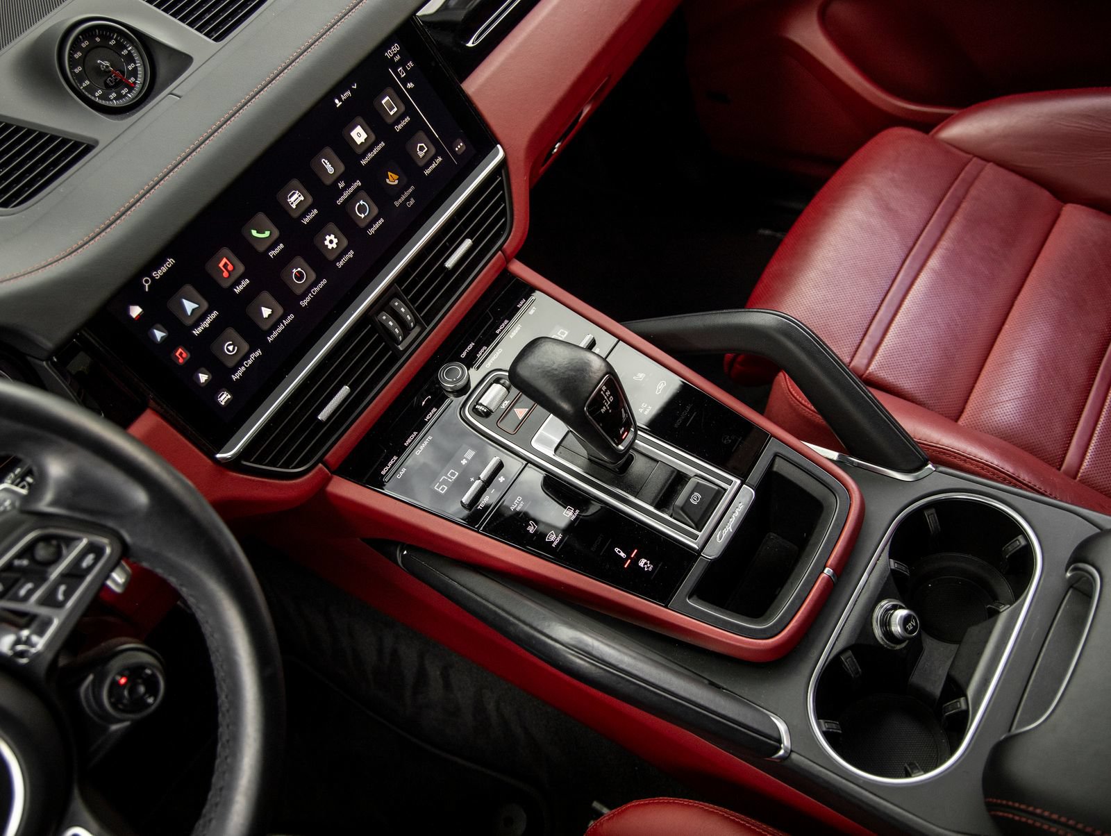 Certified 2023 Porsche Cayenne Turbo AWD/4WD image 33