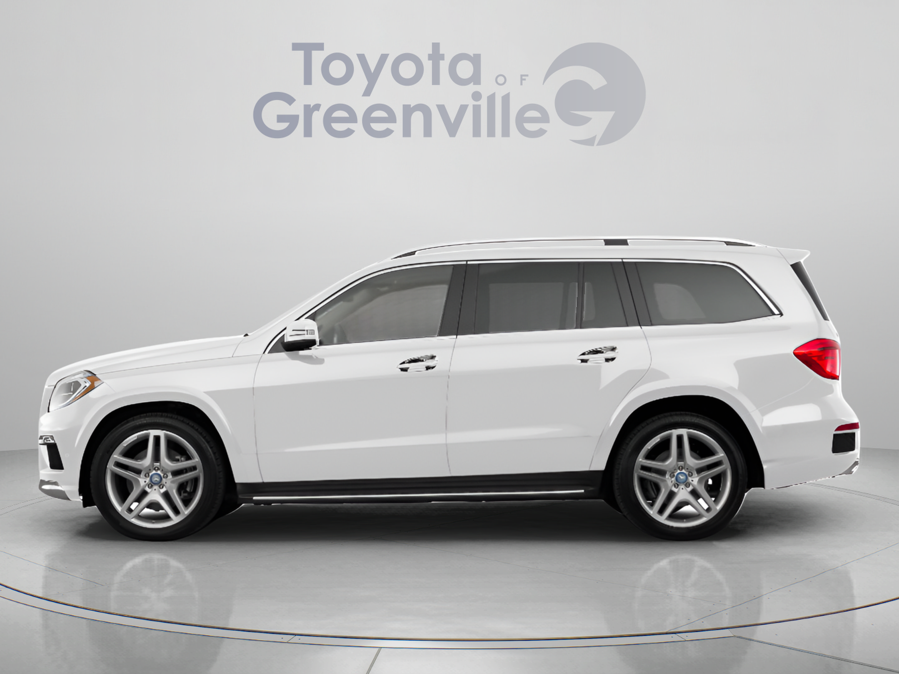 Used 2015 Mercedes-Benz GL 450 4MATIC image 2