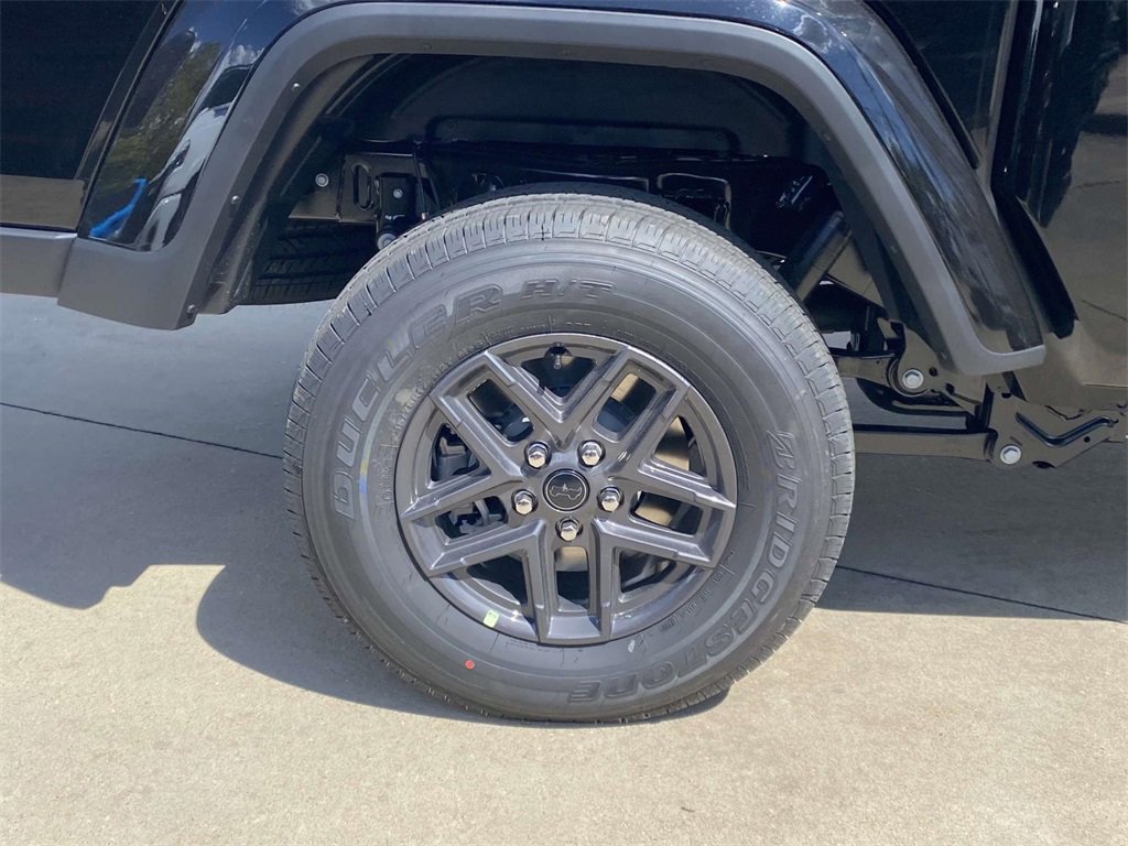 New 2025 Jeep Gladiator Sport image 8