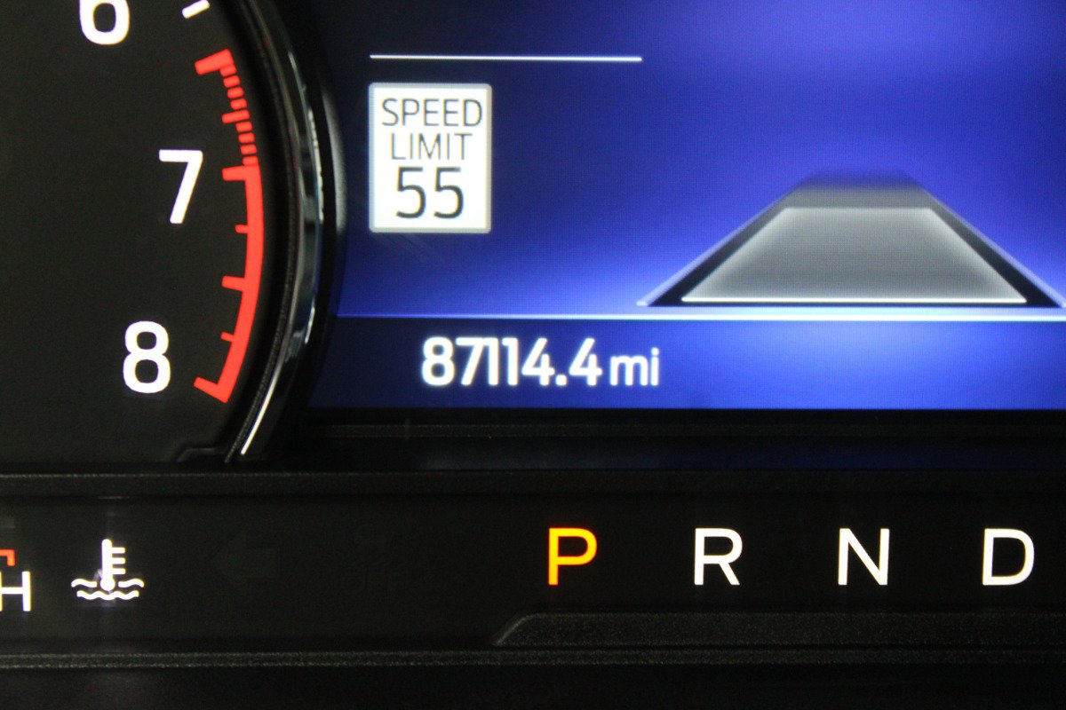 Used 2021 Ford Explorer XLT w/ Equipment Group 202A AWD/4WD image 30