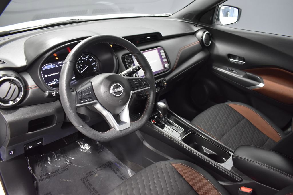 Certified 2022 Nissan Kicks SR w/ Interior Electronics Package FWD image 4