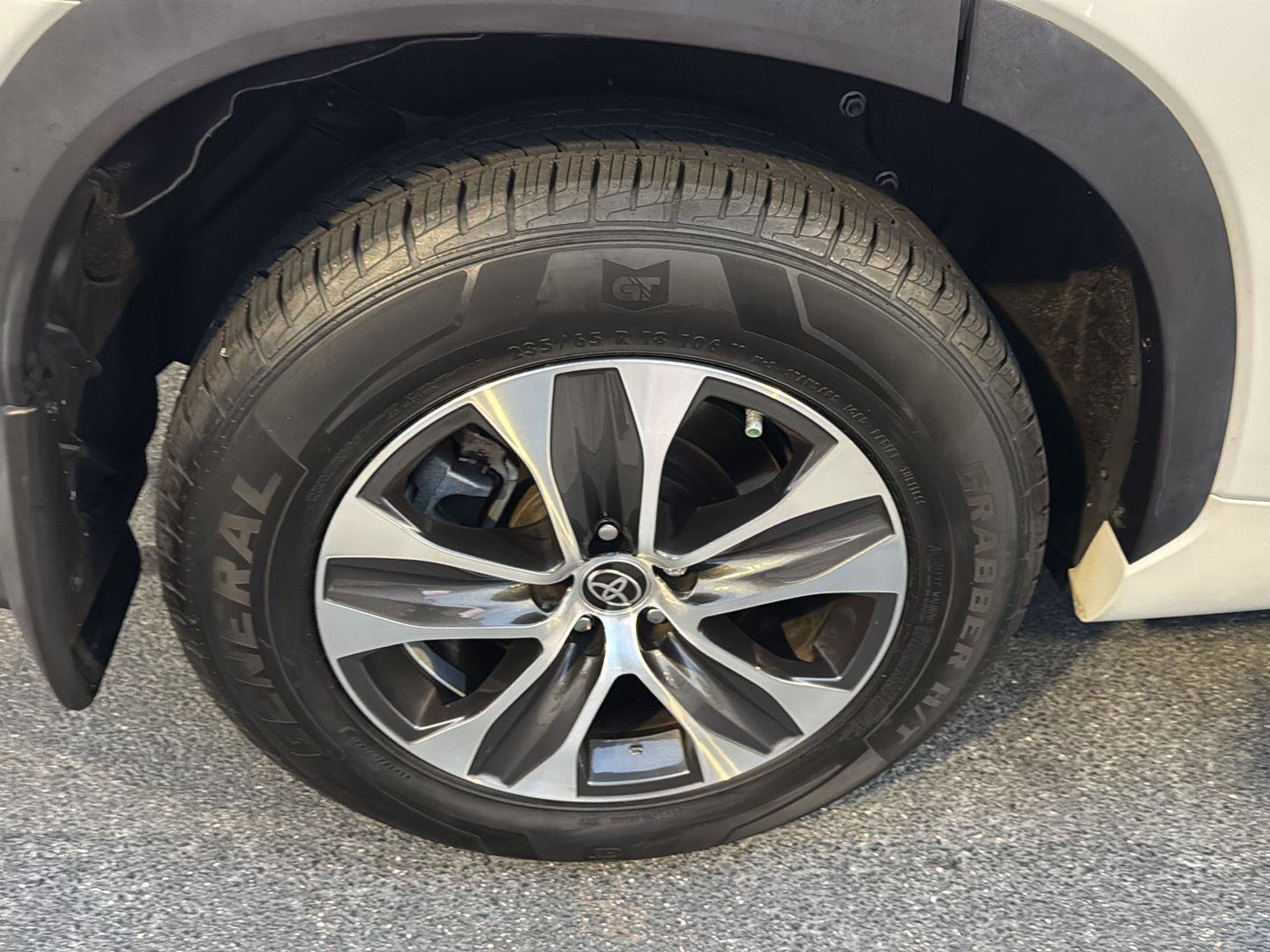 Used 2022 Toyota Highlander XLE image 35