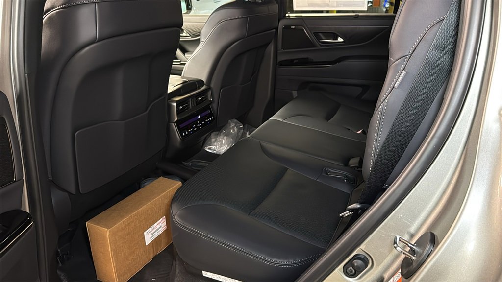 New 2025 Lexus LX 600 4WD w/ Luxury Package image 12