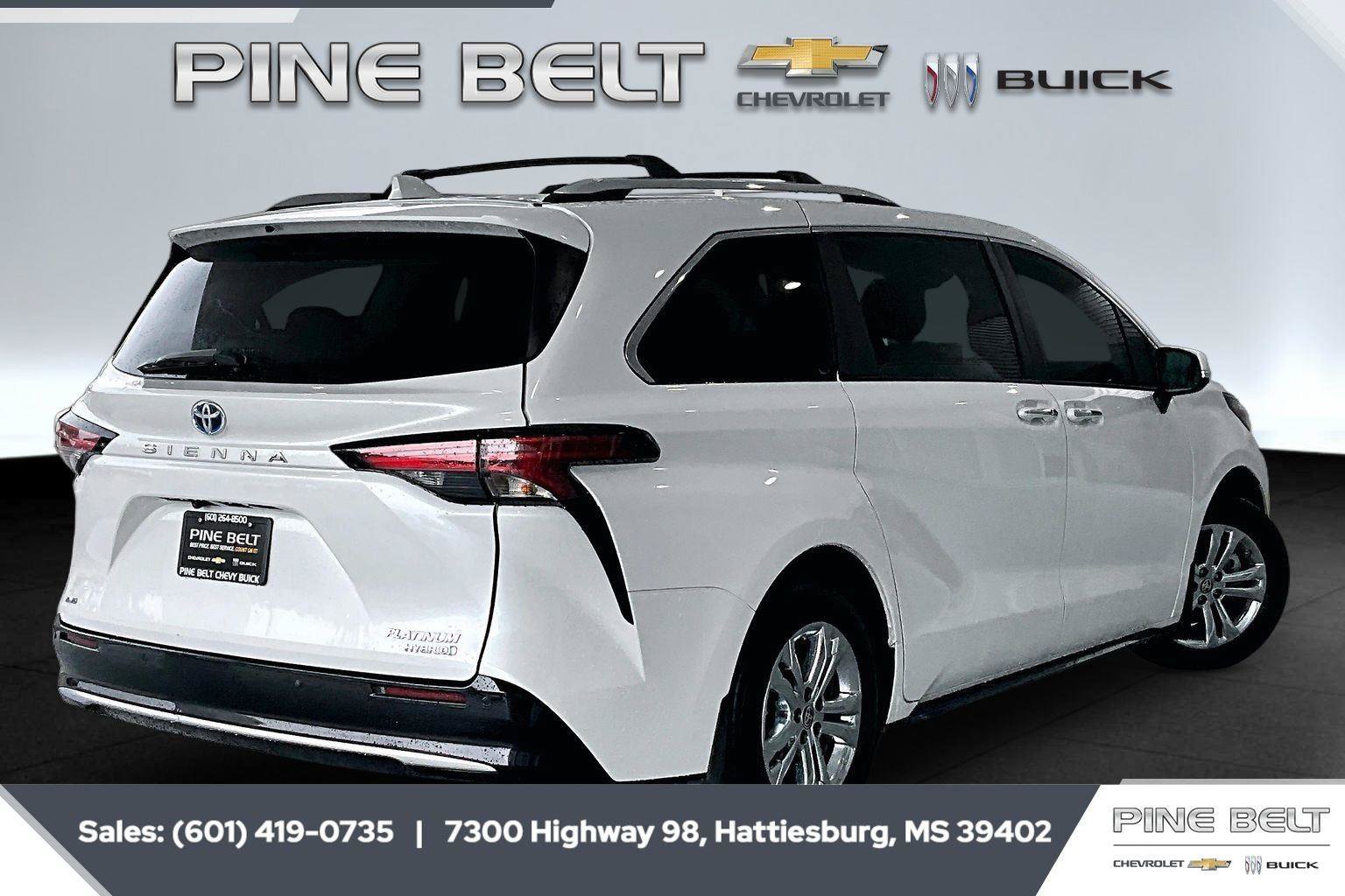Used 2024 Toyota Sienna Platinum AWD/4WD image 11