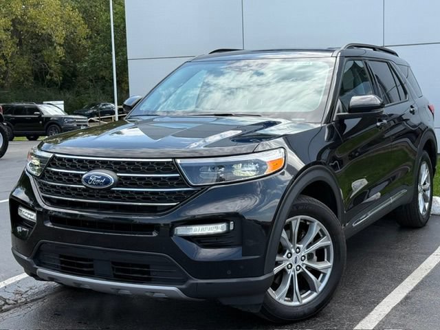 Used 2023 Ford Explorer XLT w/ Equipment Group 202A AWD/4WD image 2