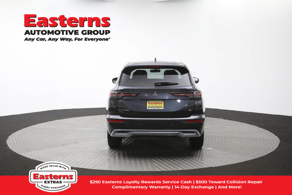 Used 2025 Mitsubishi Outlander SE FWD image 38