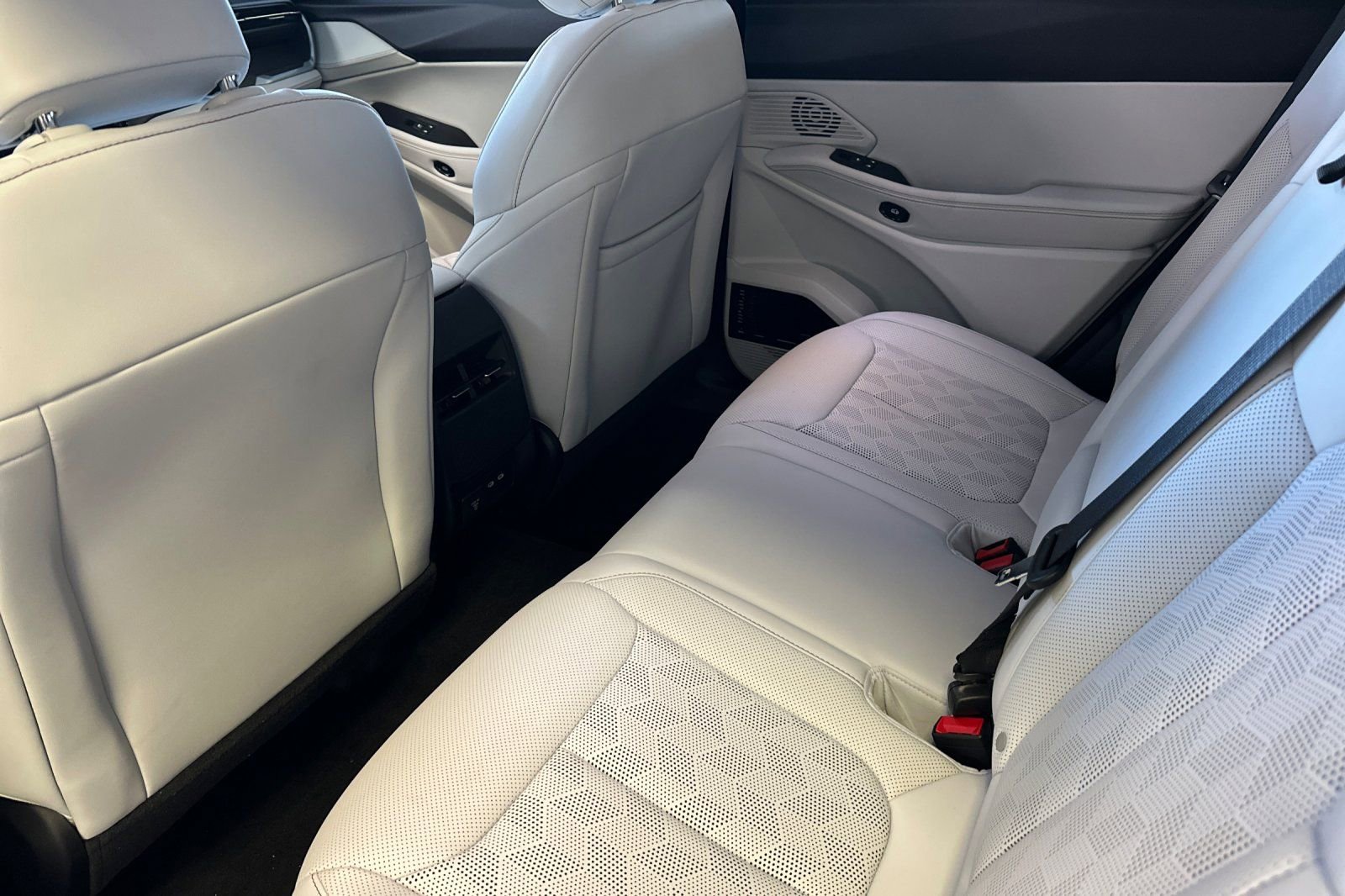 New 2026 Jeep Cherokee Overland AWD/4WD image 11