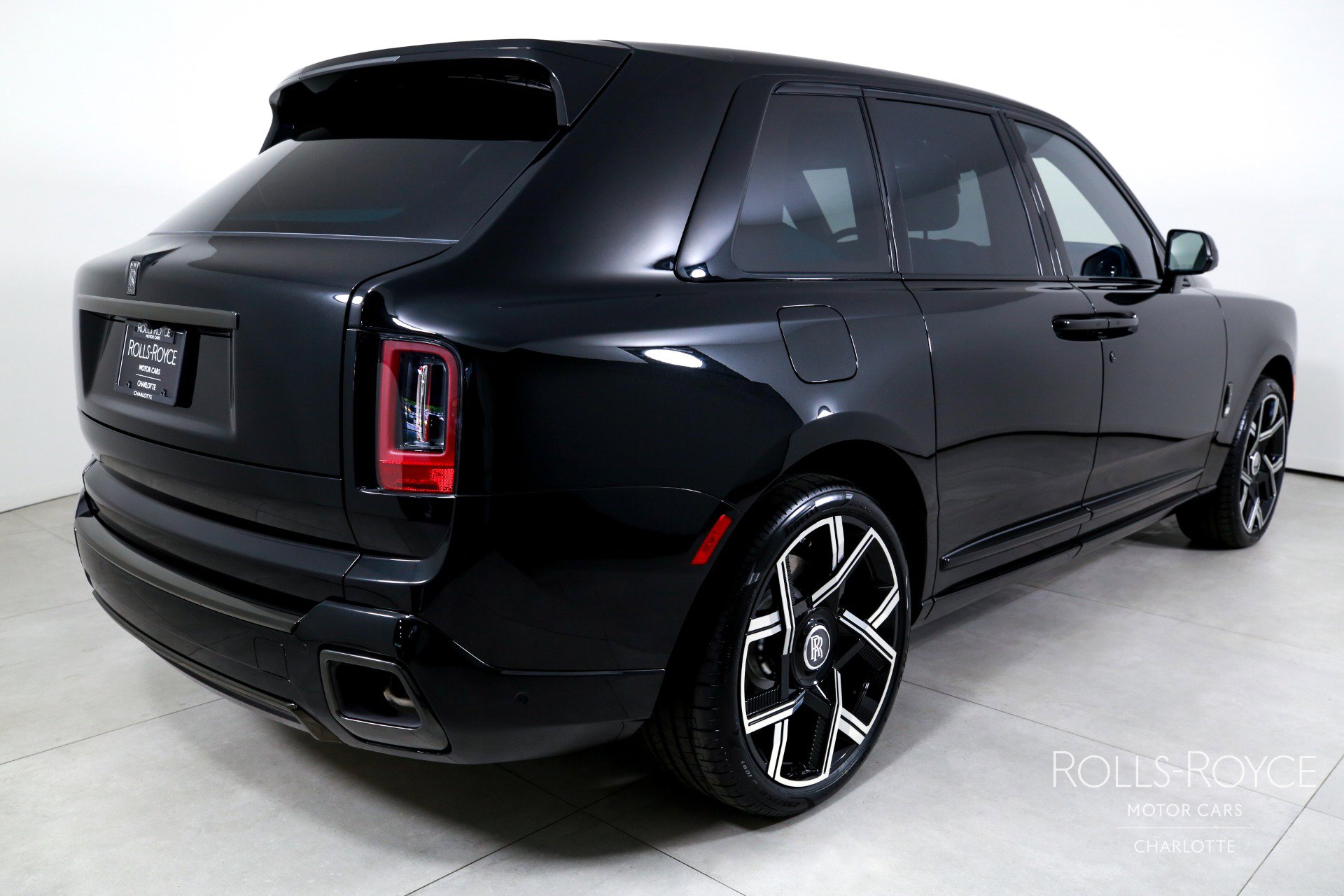 New 2026 Rolls-Royce Cullinan Black Badge image 2
