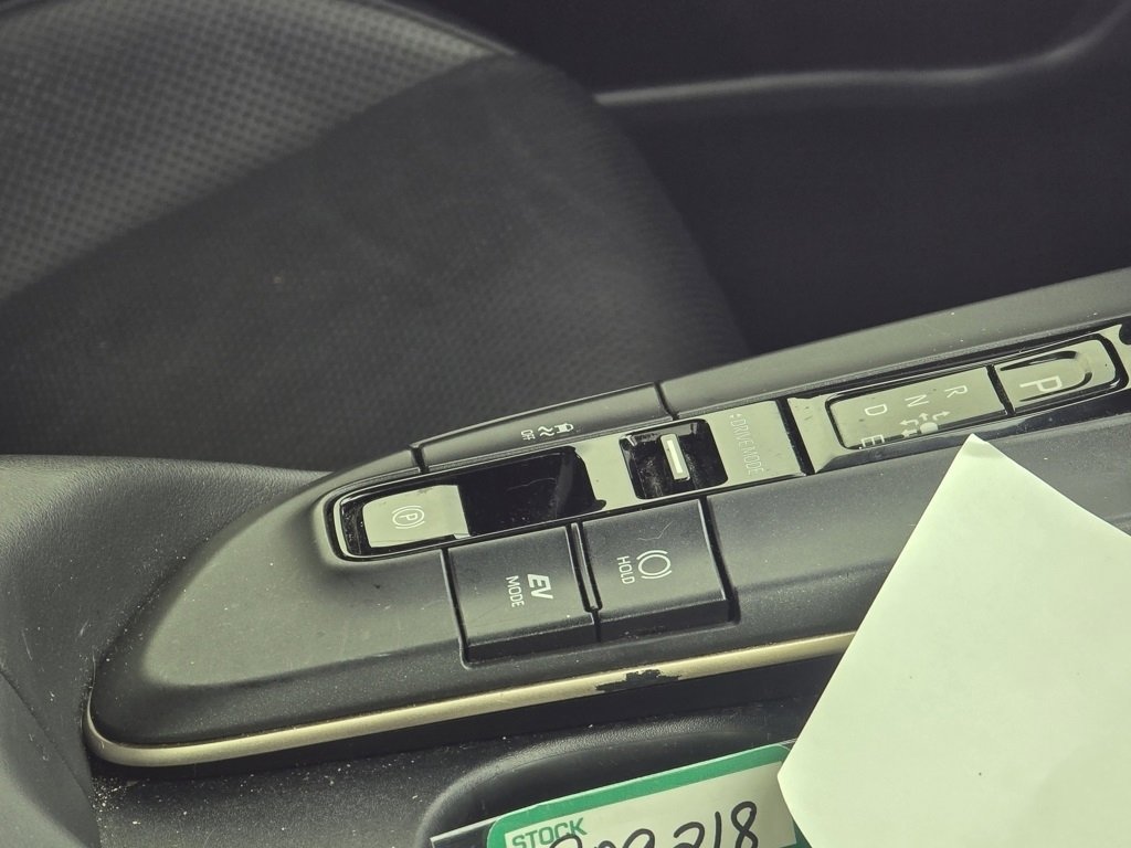 Used 2023 Toyota Crown Limited image 15