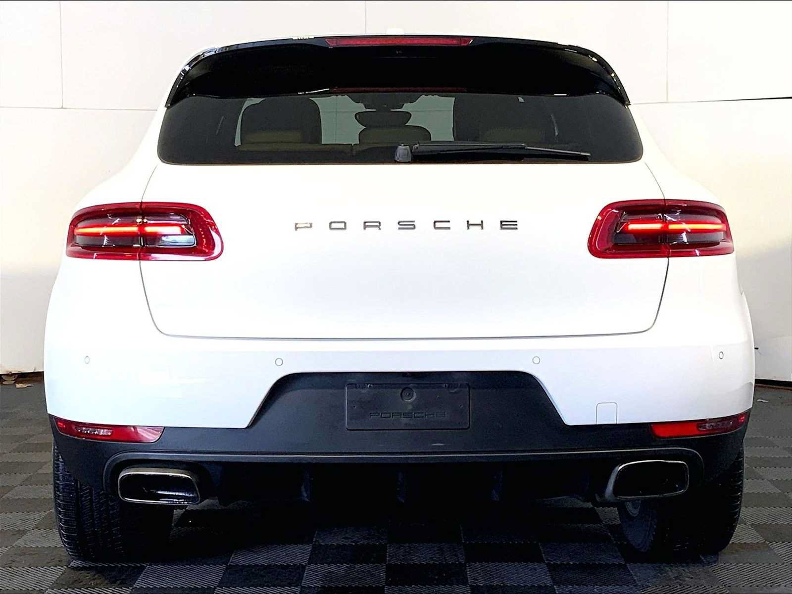 Certified 2018 Porsche Macan AWD/4WD image 6
