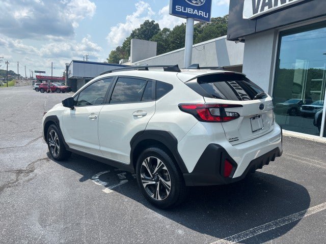Used 2024 Subaru Crosstrek 2.0i Premium AWD/4WD image 2