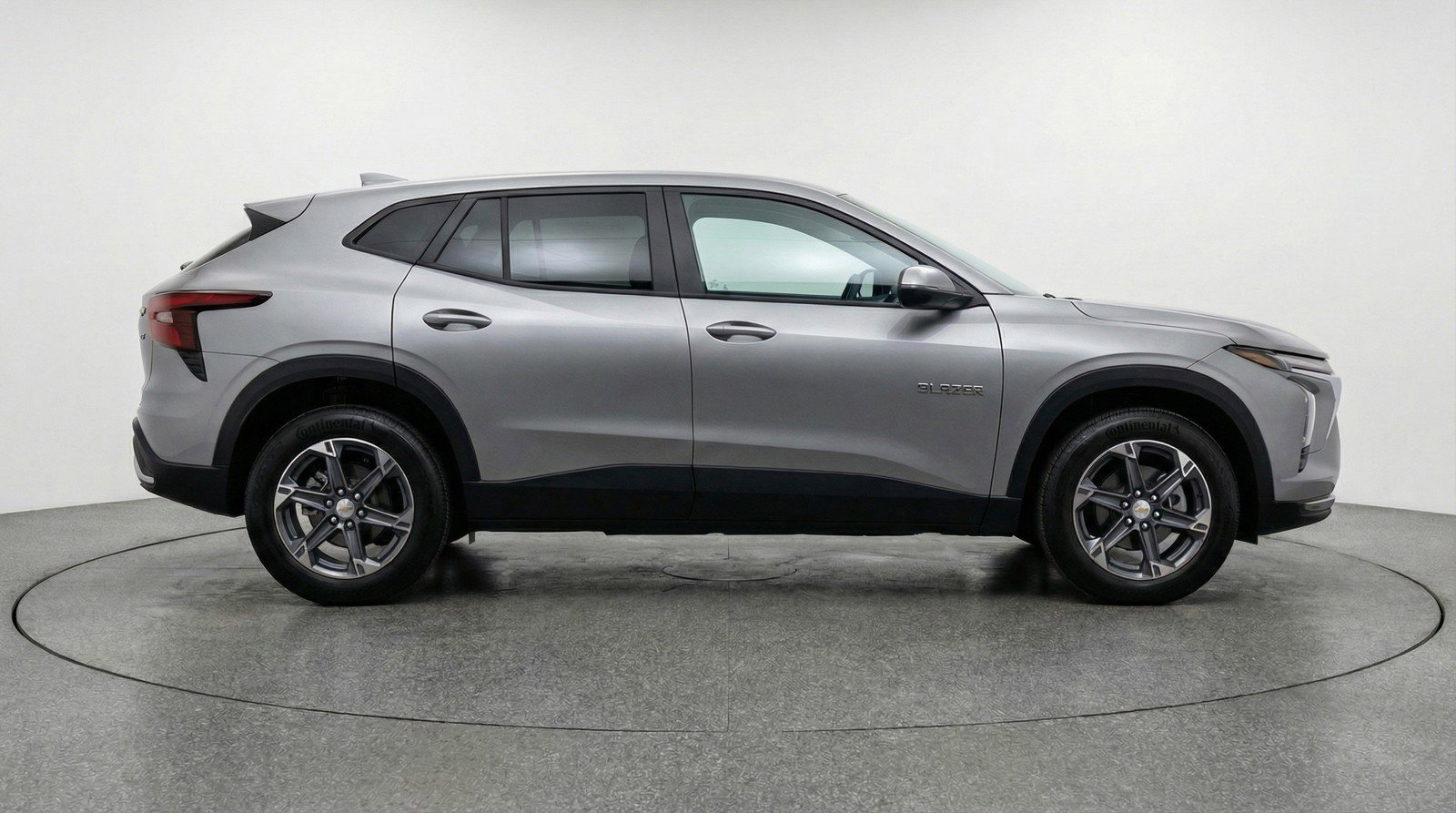 Used 2025 Chevrolet Blazer LT FWD image 11