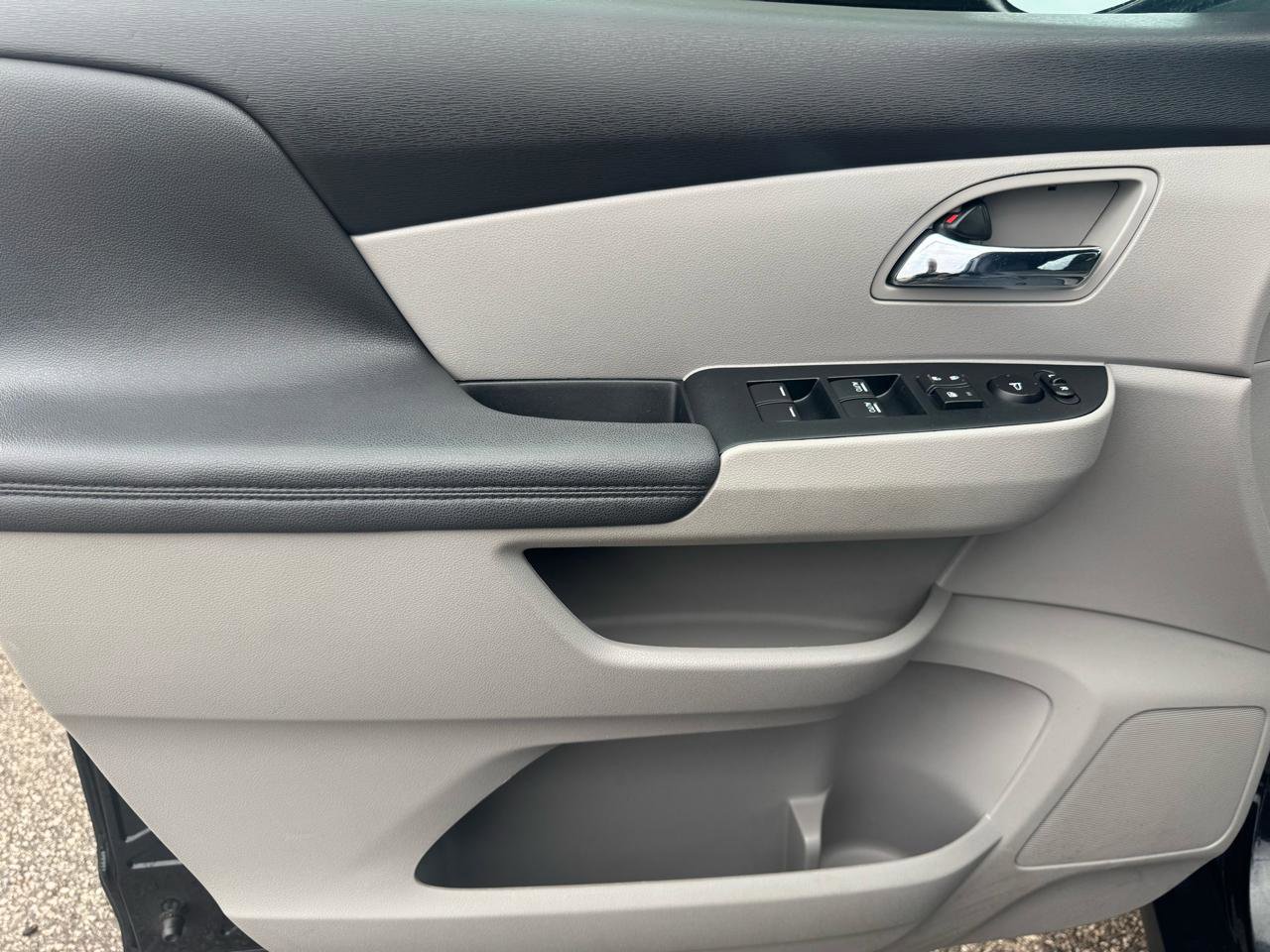 Used 2015 Honda Odyssey EX image 24