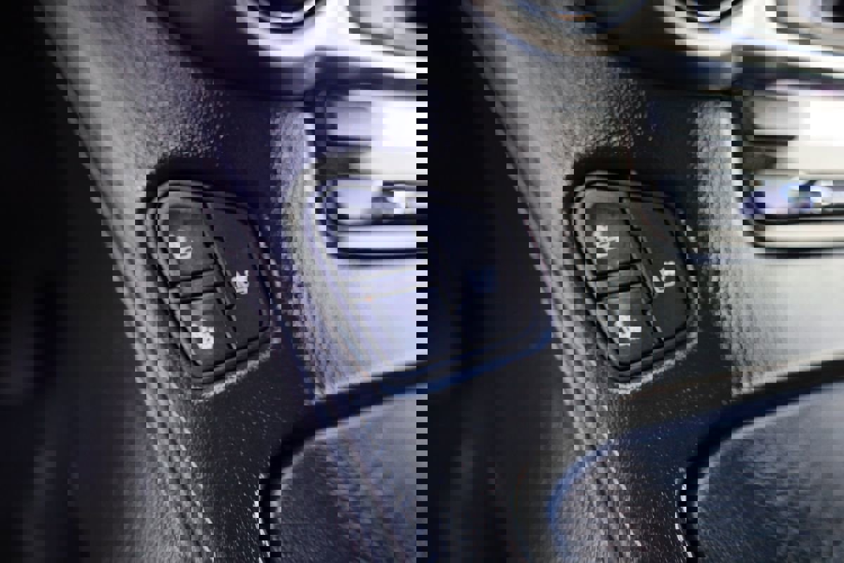 Used 2018 Chevrolet Suburban Premier image 37