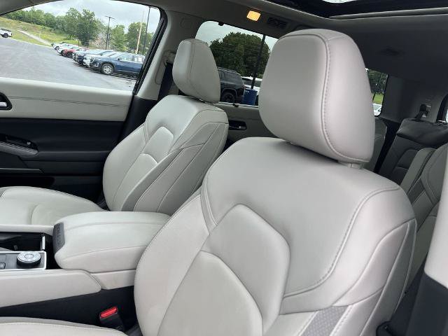 Certified 2023 Nissan Pathfinder SL w/ SL Premium Package AWD/4WD image 11