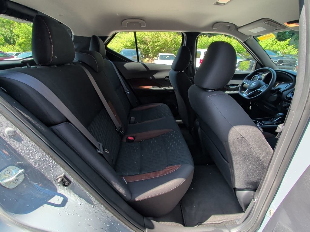 Used 2021 Nissan Kicks SR w/ Interior Electronics Package FWD image 14