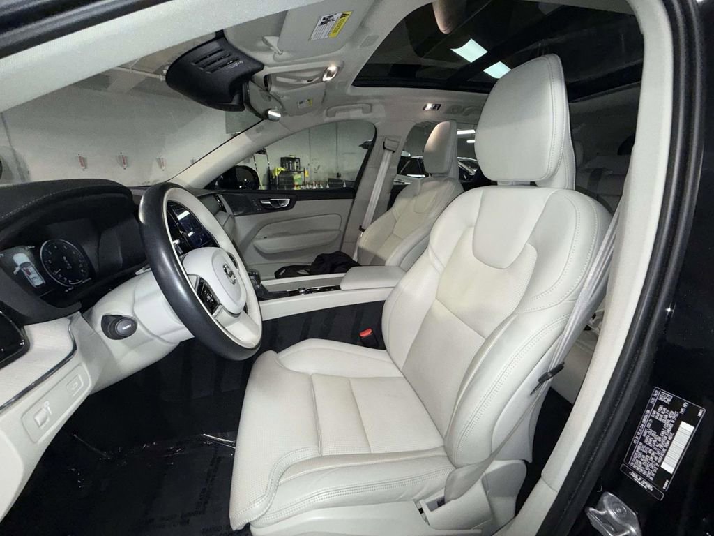 Used 2021 Volvo XC60 T6 Inscription w/ Advanced Package AWD/4WD image 2