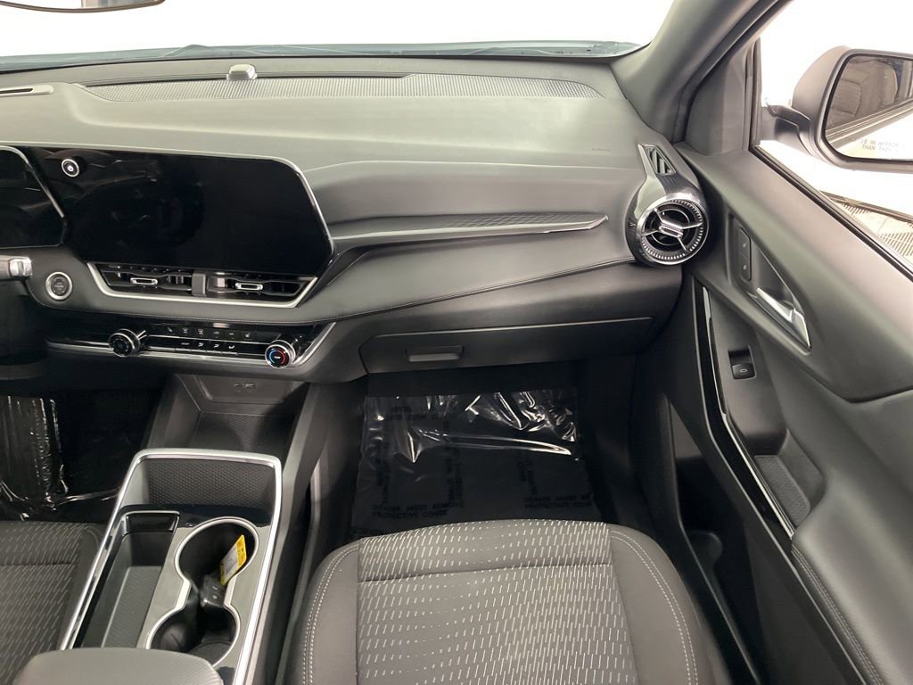 Used 2025 Chevrolet Equinox LT FWD image 17