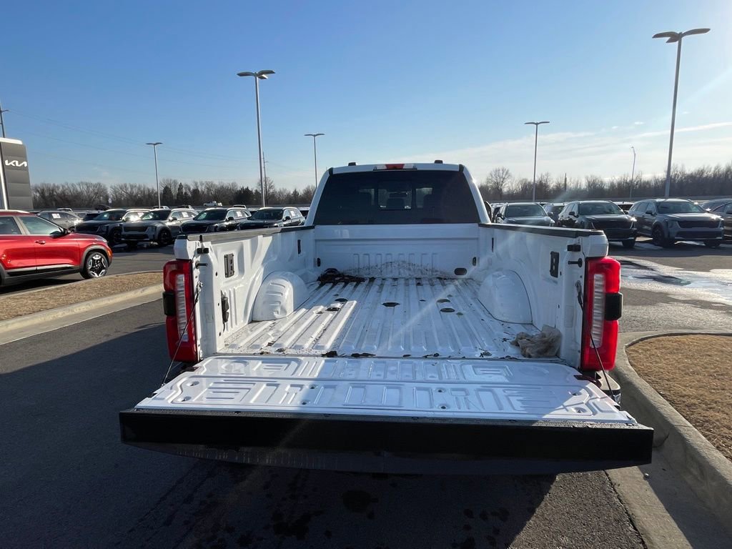 Used 2024 Ford F350 Lariat image 11