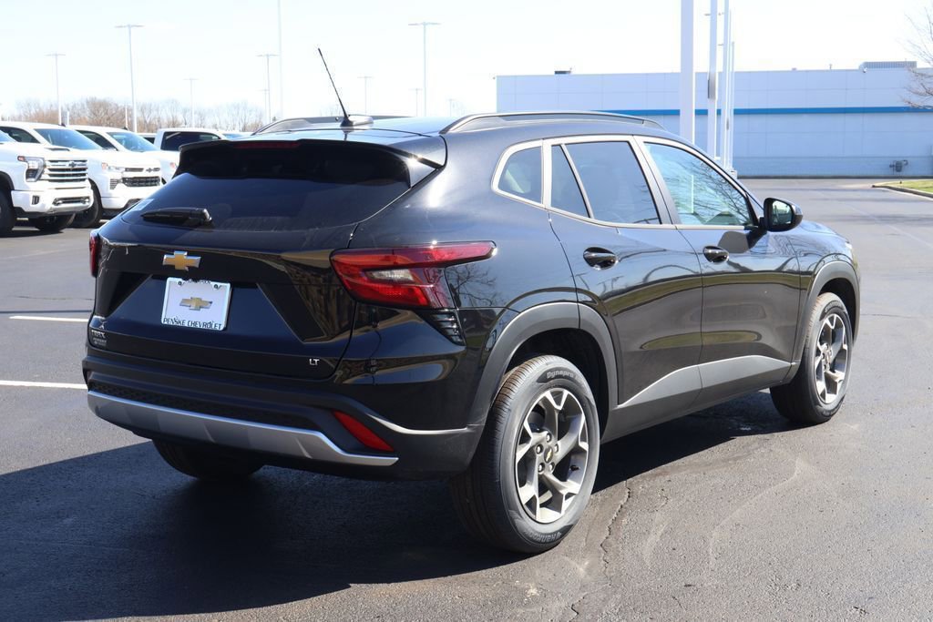 New 2026 Chevrolet Trax LT w/ Sunroof Package FWD image 8