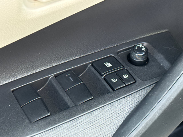 Used 2025 Toyota Corolla LE FWD image 17