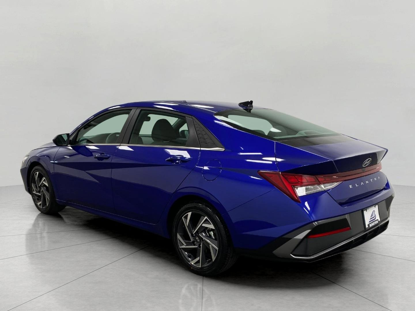Certified 2025 Hyundai Elantra SEL FWD image 6