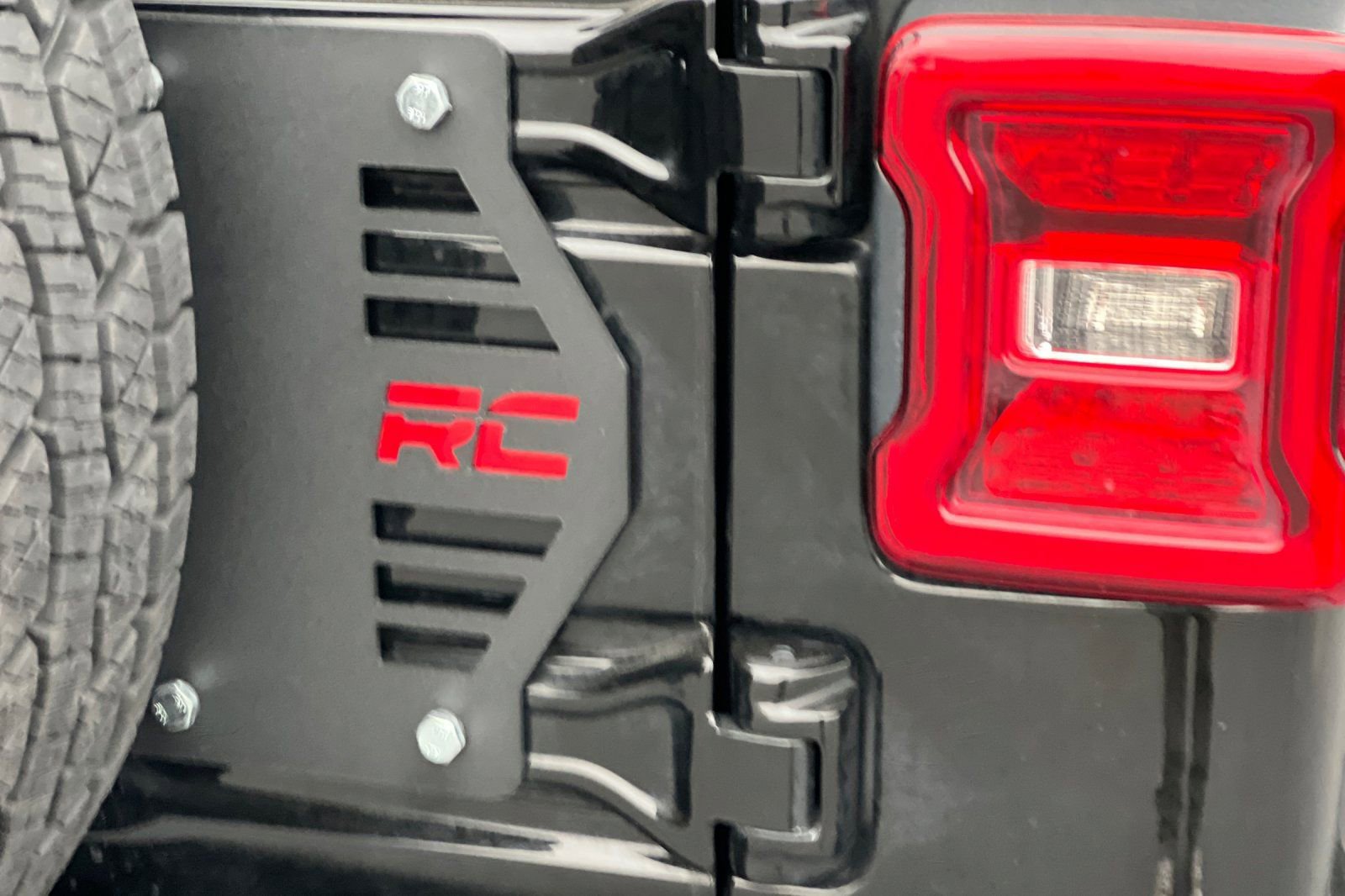 Used 2021 Jeep Wrangler Unlimited Sahara AWD/4WD image 26