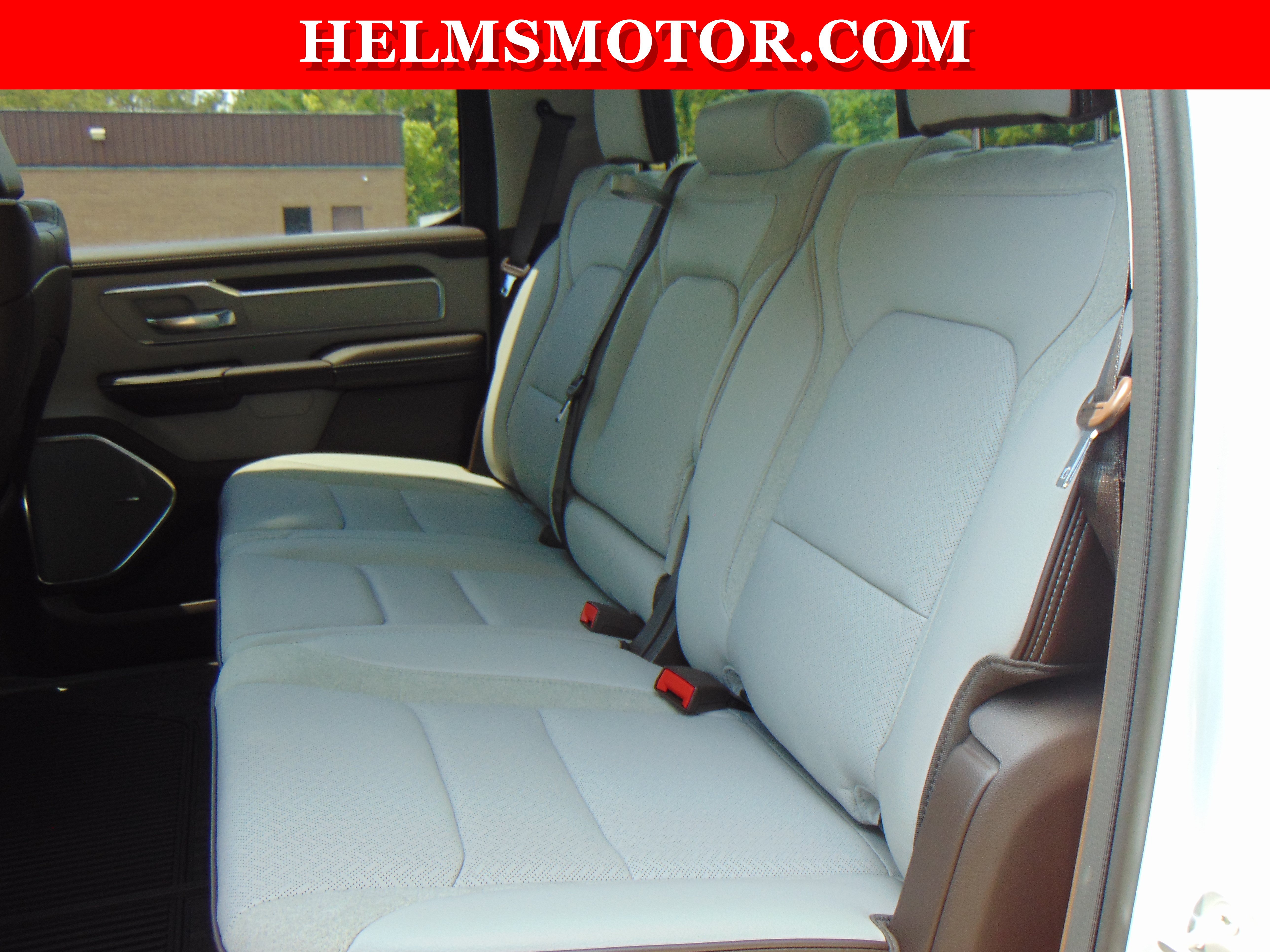 New 2026 RAM 1500 Laramie AWD/4WD image 44