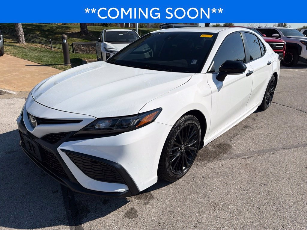 Used 2022 Toyota Camry SE AWD/4WD image 1