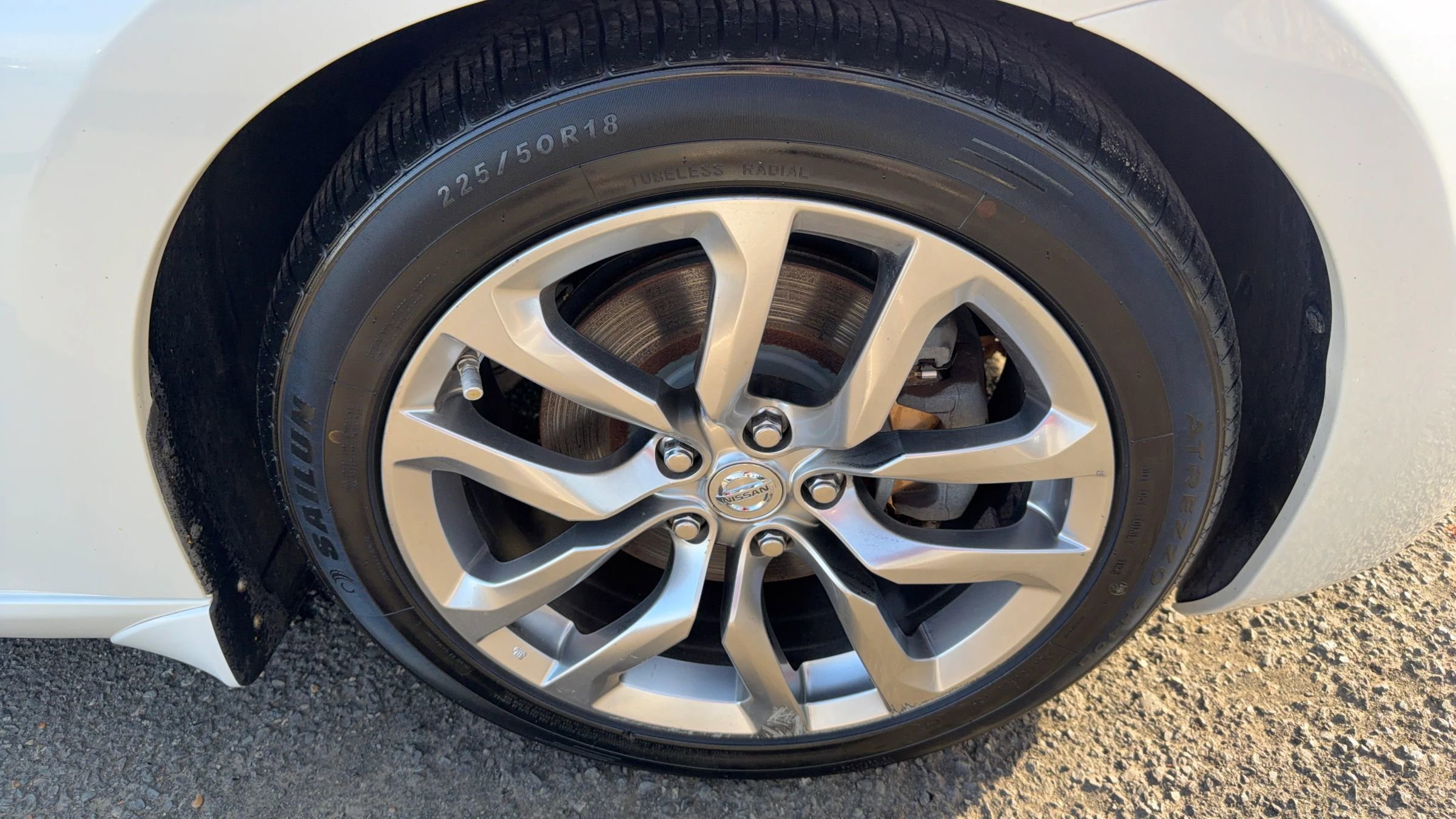 Used 2014 Nissan 370Z Touring image 17