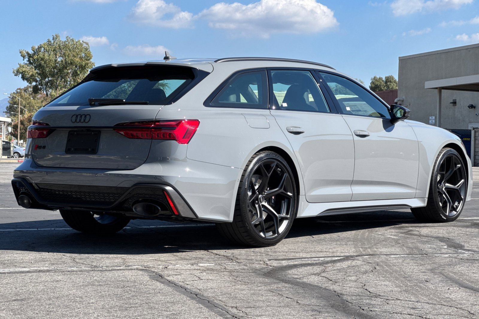 New 2026 Audi RS 6 performance image 4