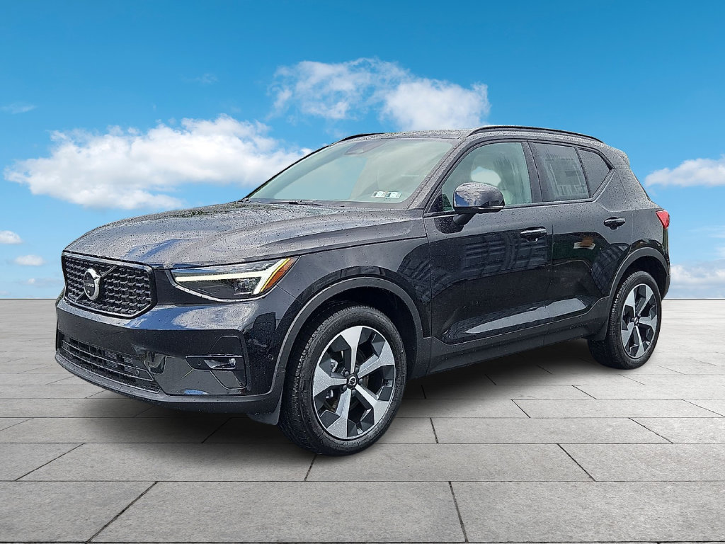 New 2026 Volvo XC40 B5 Plus w/ Protection Package Premier AWD/4WD image 3