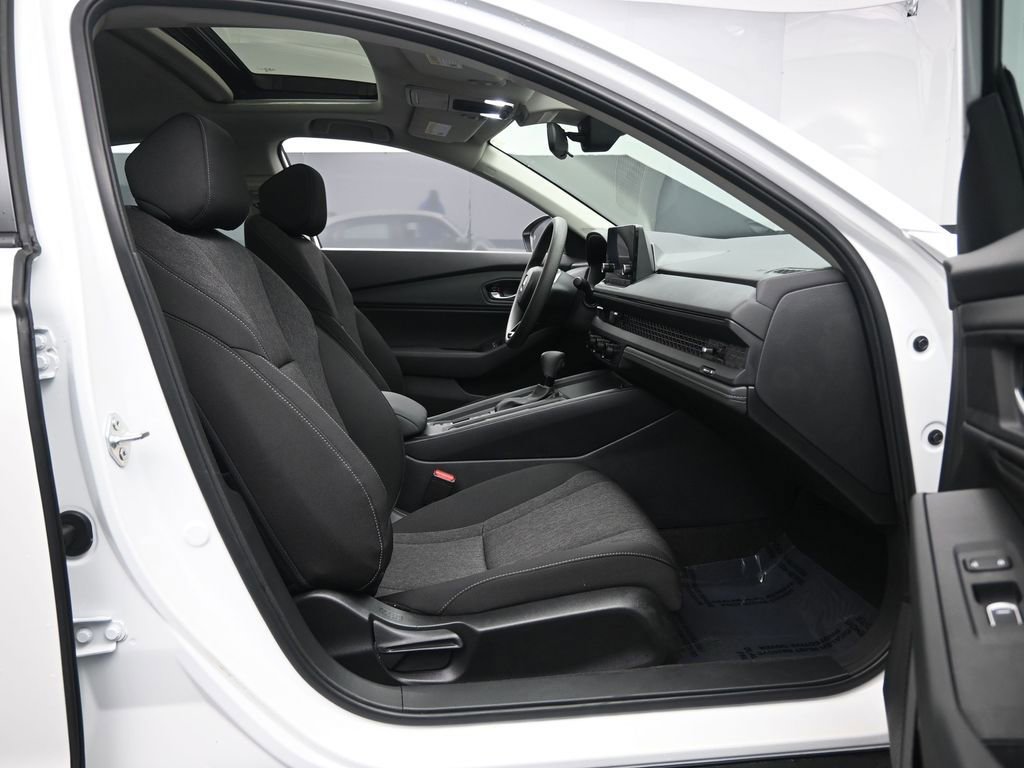 Used 2025 Honda Accord SE image 25