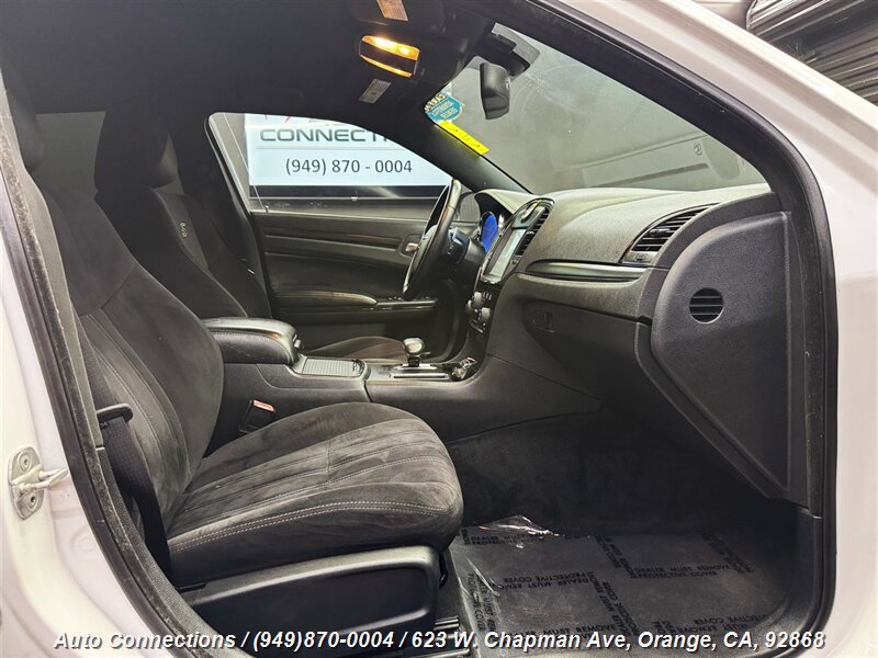 Used 2012 Chrysler 300 S RWD image 7