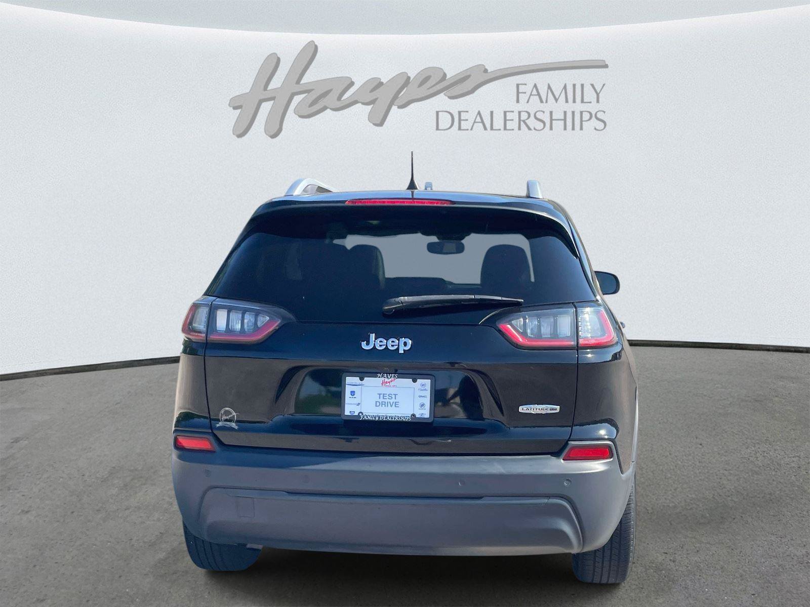 Used 2021 Jeep Cherokee Latitude Plus w/ Sun & Sound Group FWD image 4