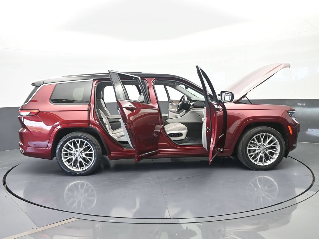 Used 2023 Jeep Grand Cherokee L Summit w/ Luxury Tech Group V AWD/4WD image 82