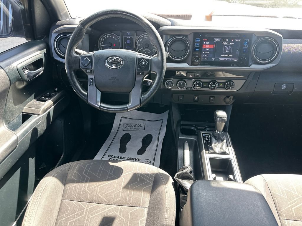 Used 2016 Toyota Tacoma TRD Sport w/ Towing Package AWD/4WD image 16
