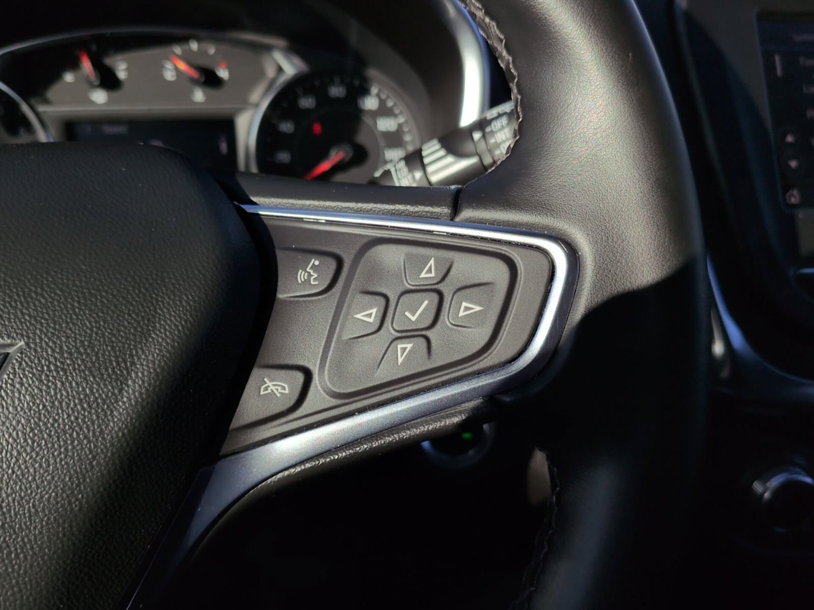 Used 2024 Chevrolet Equinox LT image 25